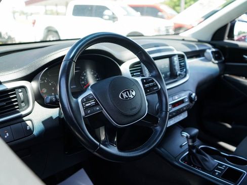 Used 2020 Kia Sorento S FWD image 5