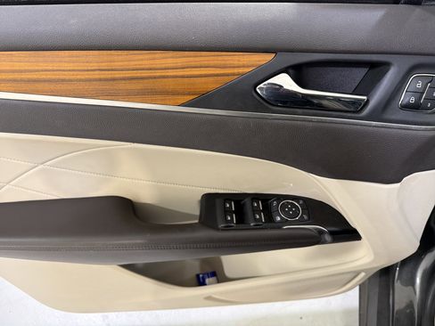 Used 2019 Lincoln MKC Select w/ Select Plus Package image 15