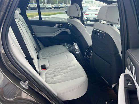 New 2026 BMW X5 sDrive40i image 14