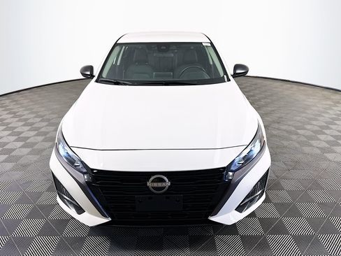 Used 2026 Nissan Altima 2.5 SV FWD image 2