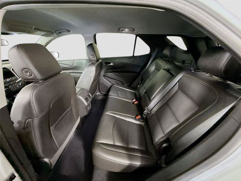 Used 2021 Chevrolet Equinox LT FWD image 17