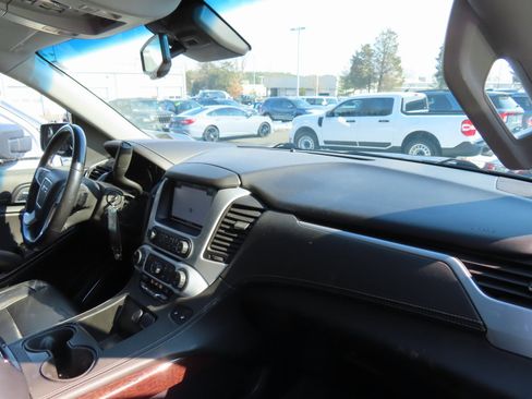 Used 2019 GMC Yukon XL SLT image 17