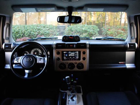 Used 2014 Toyota FJ Cruiser 4WD w/ Upgrade Package image 2