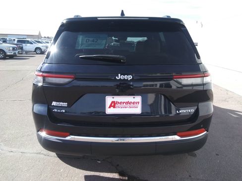 Used 2024 Jeep Grand Cherokee Limited image 6