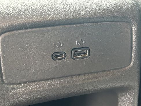 Used 2025 Chevrolet Trax LT image 21