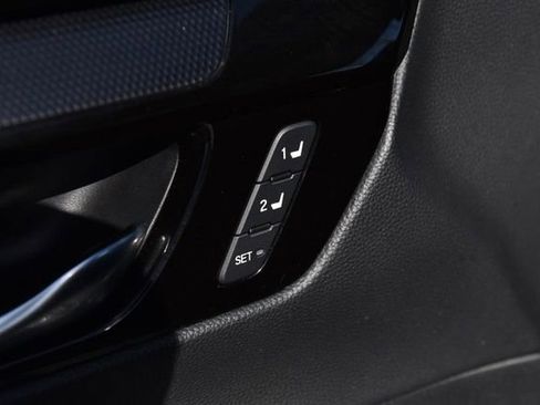 Used 2025 Honda CR-V EX-L image 9