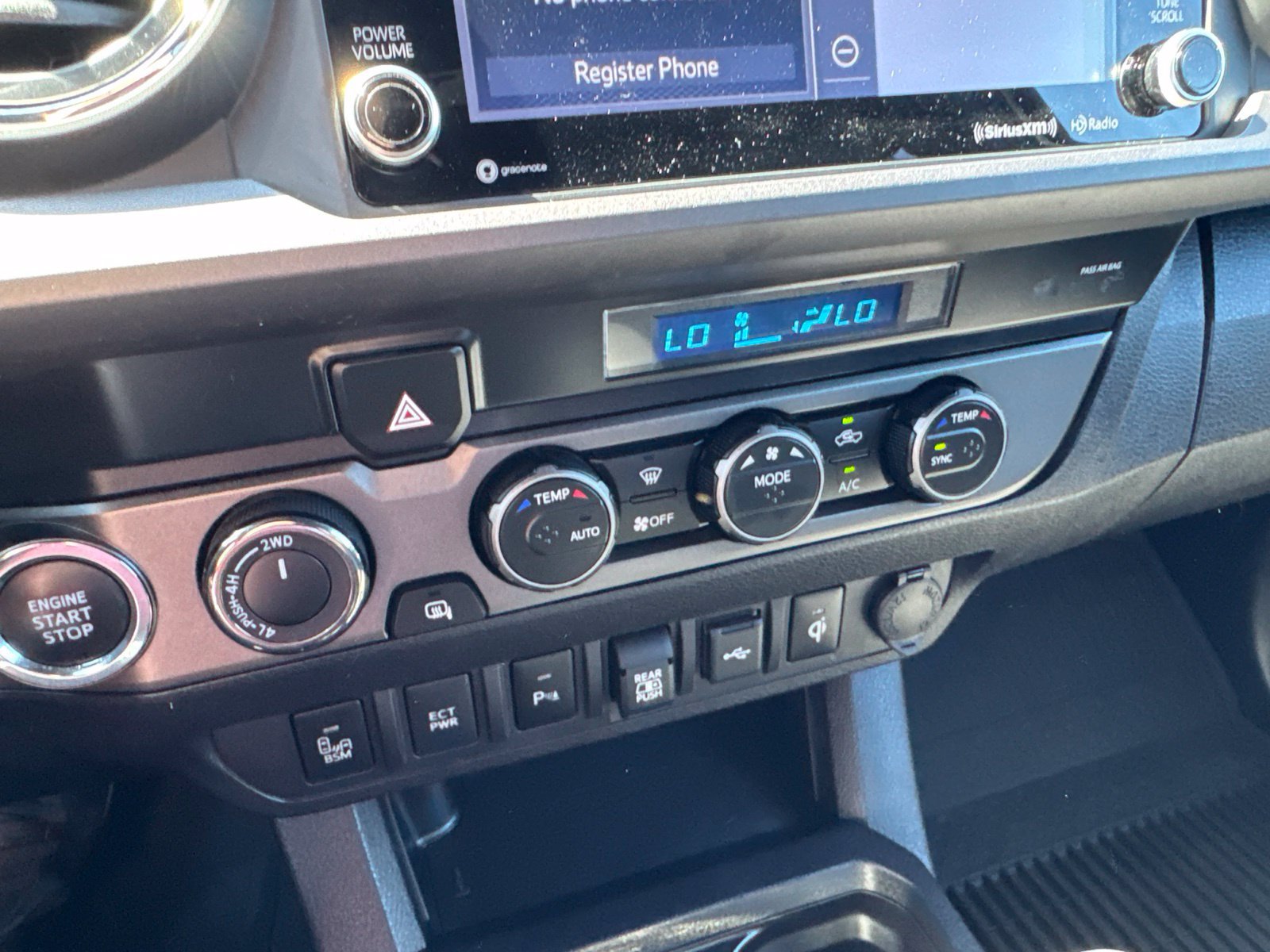 Used 2023 Toyota Tacoma TRD Off-Road w/ Technology Package AWD/4WD image 19