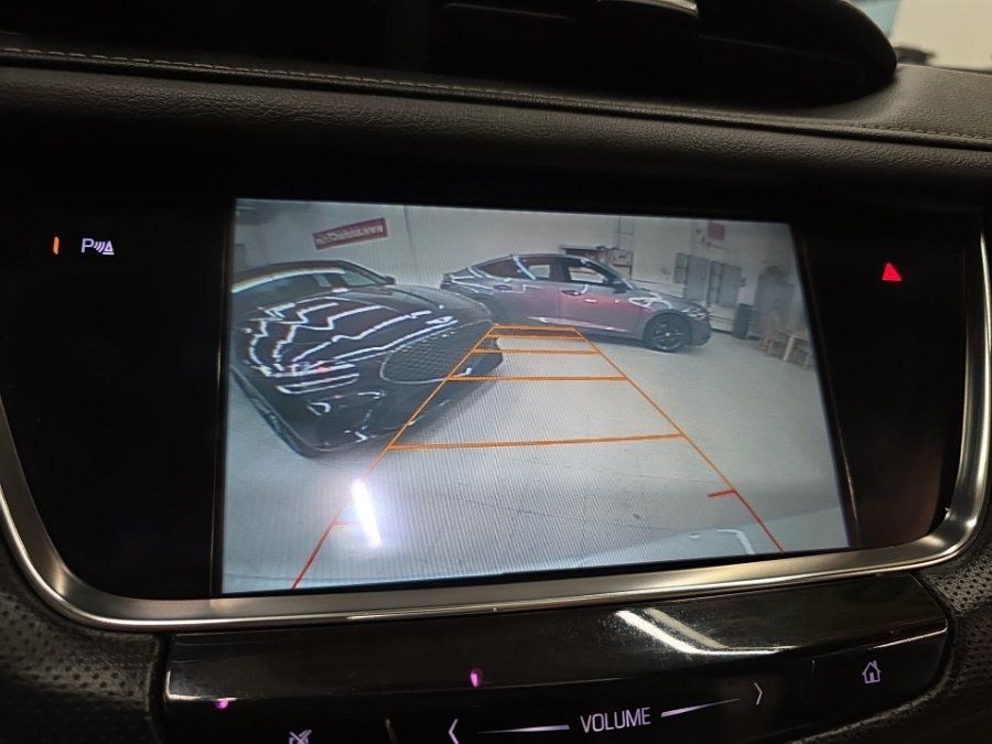 Used 2017 Cadillac XT5 Luxury w/ Driver Awareness Package AWD/4WD image 23