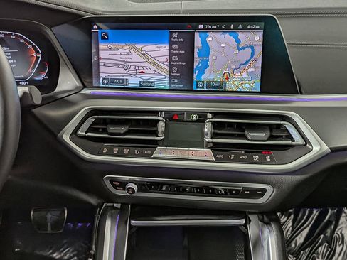 Used 2022 BMW X6 xDrive40i w/ M Sport Package image 37