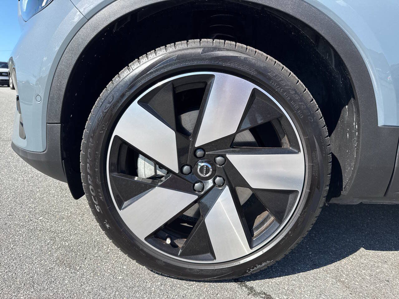 Used 2023 Volvo XC40 Recharge Ultimate w/ Protection Package Premier AWD/4WD image 39