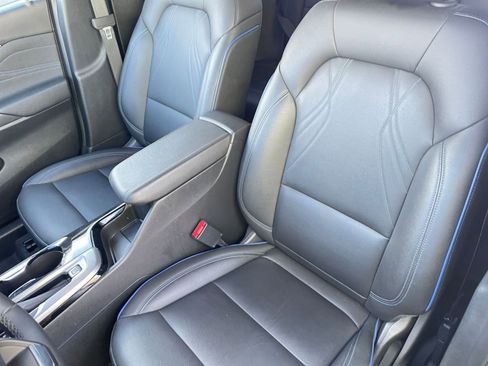 Used 2025 Buick Envista Sport Touring image 36