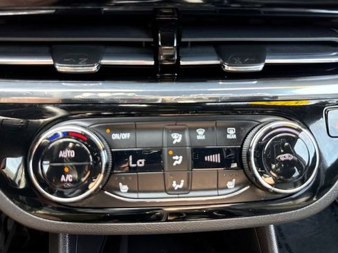 Used 2025 Buick Envista Sport Touring w/ Experience Buick Package FWD image 20