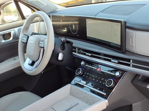 Used 2025 Hyundai Santa Fe Limited image 13