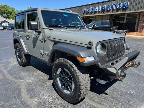 Used 2018 Jeep Wrangler Sport AWD/4WD image 9