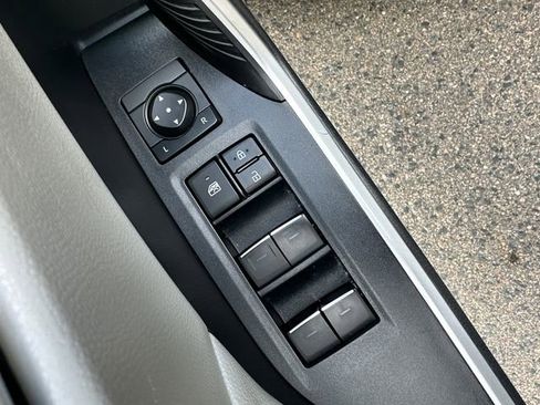 Used 2023 Toyota RAV4 XLE w/ Convenience Package image 25