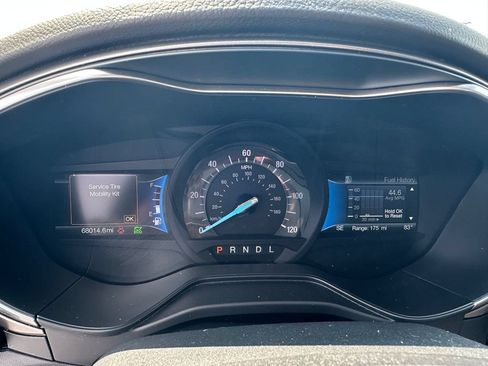 Used 2020 Ford Fusion SE FWD image 18