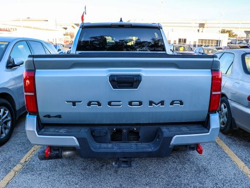 Used 2024 Toyota Tacoma TRD Off-Road image 9