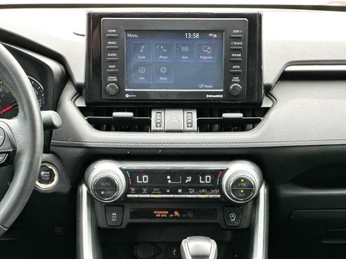 Used 2020 Toyota RAV4 XLE Premium FWD image 26