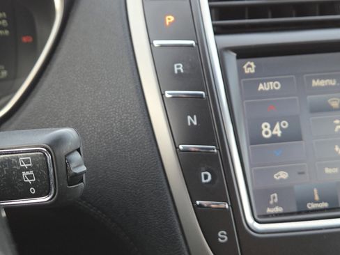 Used 2020 Lincoln Nautilus Premier w/ Equipment Group 101A image 29