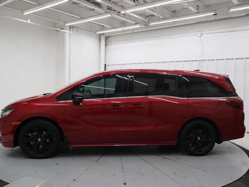 Used 2023 Honda Odyssey Sport image 6