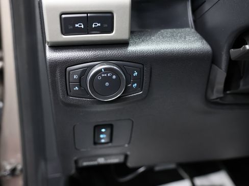 Used 2018 Ford F250 Lariat w/ Lariat Value Package image 48