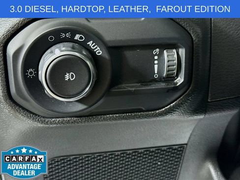 Used 2023 Jeep Wrangler Unlimited Rubicon AWD/4WD image 10
