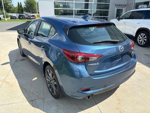 Used 2018 MAZDA MAZDA3 Grand Touring w/ Premium Equipment Package FWD image 5