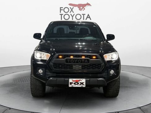 Used 2019 Toyota Tacoma TRD Off-Road image 9