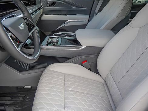 New 2026 Cadillac Escalade IQ Luxury 1 w/ LPO, Floor Liner Package AWD/4WD image 9