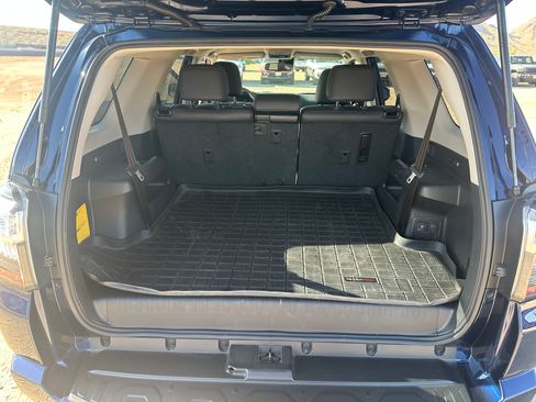 Used 2023 Toyota 4Runner SR5 AWD/4WD image 21