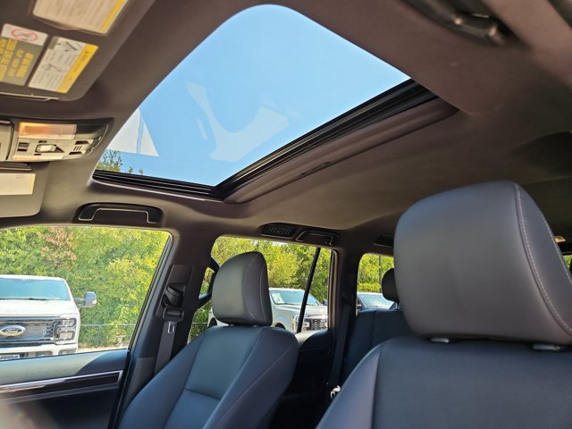 Used 2022 Lexus GX 460 Premium w/ Premium Package AWD/4WD image 16