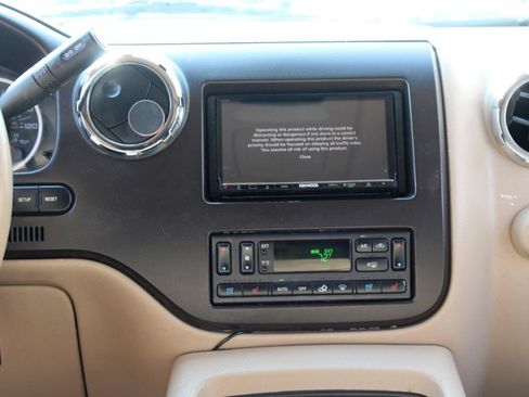 Used 2005 Ford Expedition Limited RWD image 11