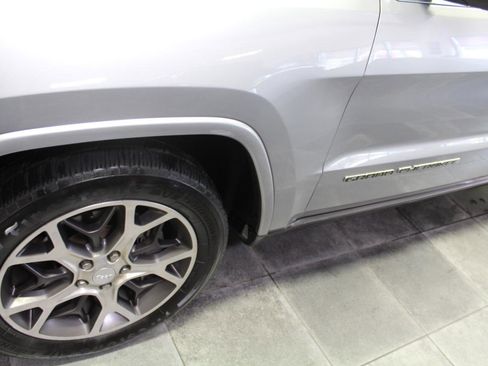 Used 2018 Jeep Grand Cherokee Limited AWD/4WD image 37