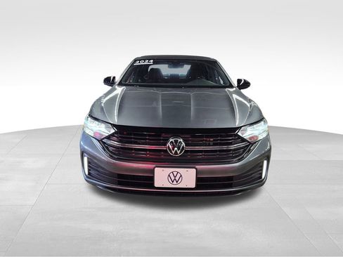 Used 2024 Volkswagen Jetta Sport image 2