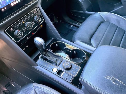 Used 2021 Volkswagen Atlas SEL Premium w/ MDO Package (Bench Seat) image 17