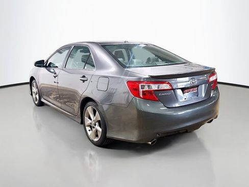 Used 2012 Toyota Camry SE w/ Leather Pkg FWD image 6