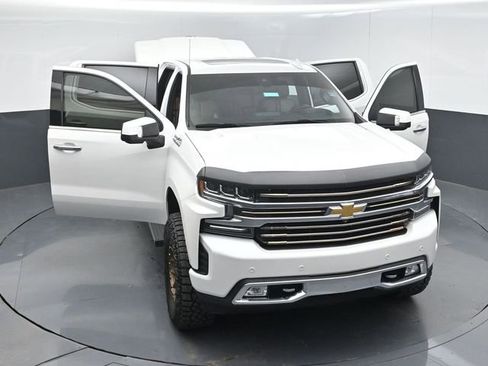 Used 2020 Chevrolet Silverado 1500 High Country w/ Technology Package AWD/4WD image 56