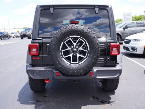 Used 2026 Jeep Wrangler Unlimited Rubicon AWD/4WD image 5