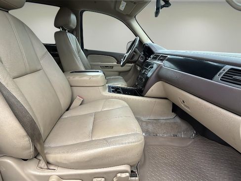 Used 2013 Chevrolet Avalanche LT w/ All-Star Edition image 10