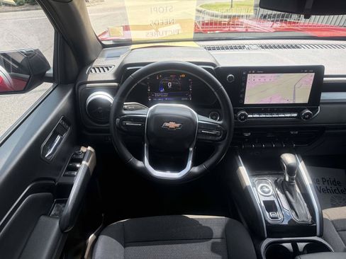 Used 2023 Chevrolet Colorado LT w/ LT Convenience Package AWD/4WD image 2