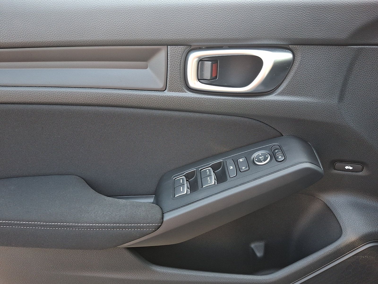 Used 2023 Honda Civic Sport image 11