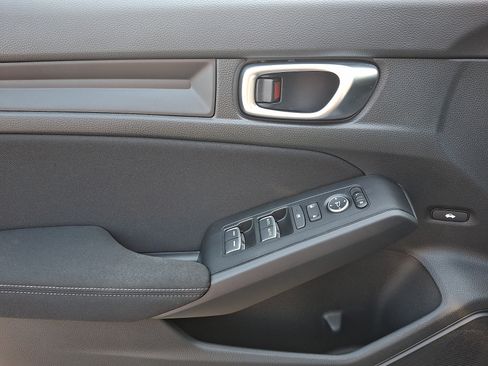 Used 2023 Honda Civic Sport image 11