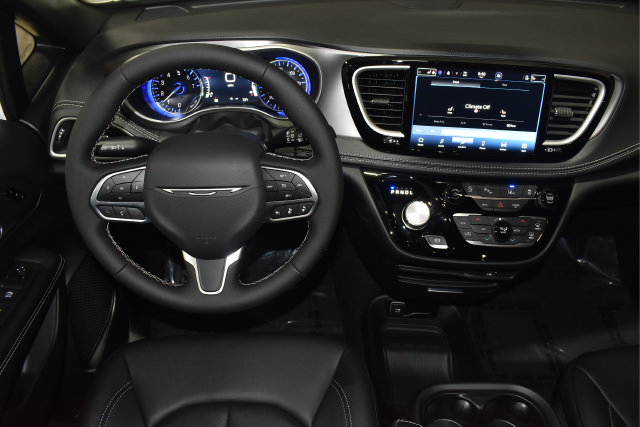 New 2027 Chrysler Pacifica Select FWD image 25