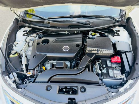 Used 2015 Nissan Altima 2.5 SV w/ Convenience Package FWD image 17