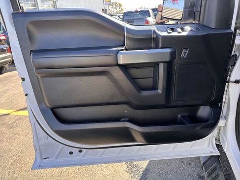 Used 2018 Ford F150 XLT w/ Equipment Group 302A Luxury image 8