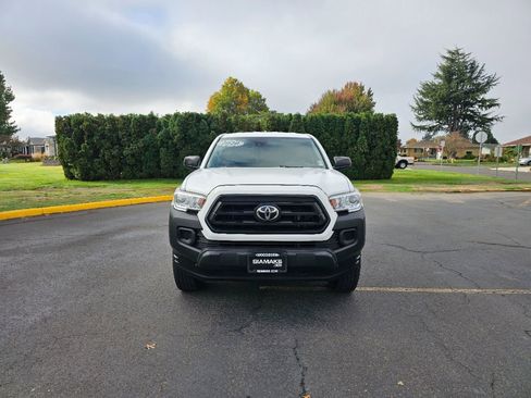 Used 2020 Toyota Tacoma SR image 5
