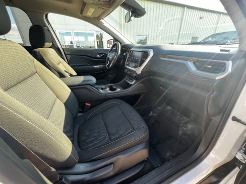 Used 2023 GMC Acadia SLE w/ Driver Convenience Package image 33