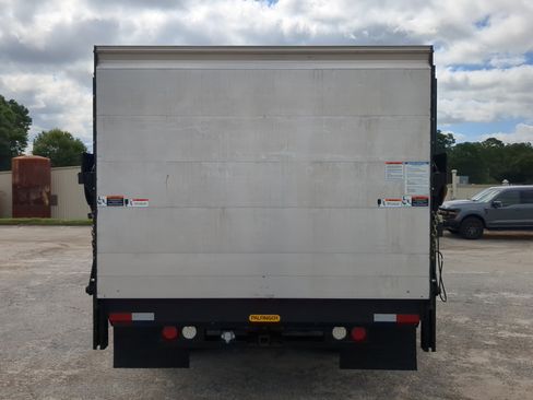 Used 2022 RAM 5500 Tradesman w/ Chrome Appearance Group RWD image 4