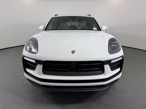 Certified 2026 Porsche Macan AWD/4WD image 10