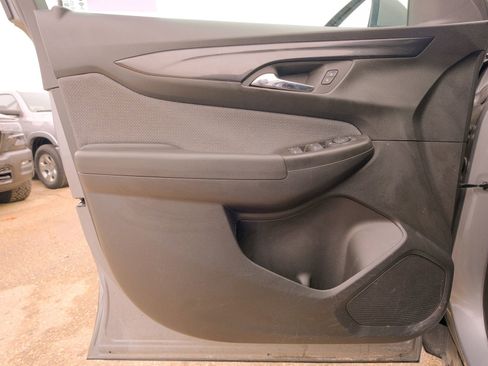 Used 2025 Chevrolet TrailBlazer LT image 27